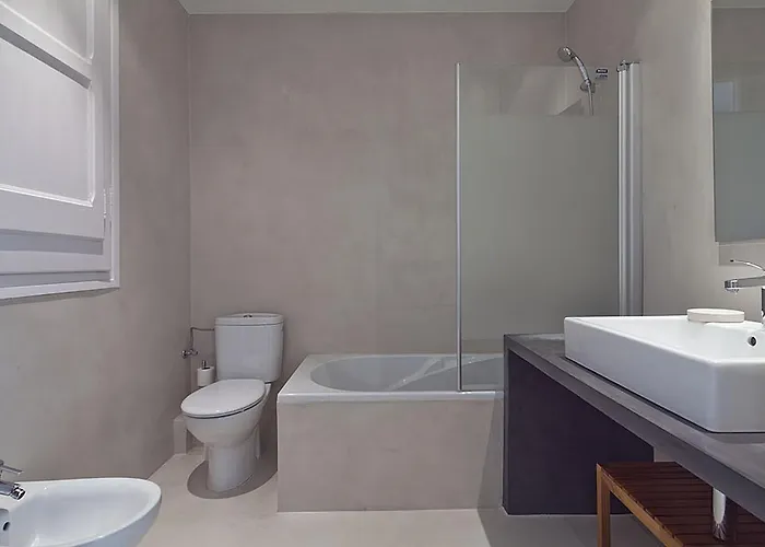 Apartment And Spacious Family *